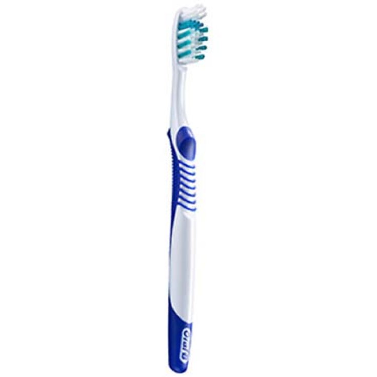 Brosse à dents manuelle Oral-B® Advantage Plus 40 Medium