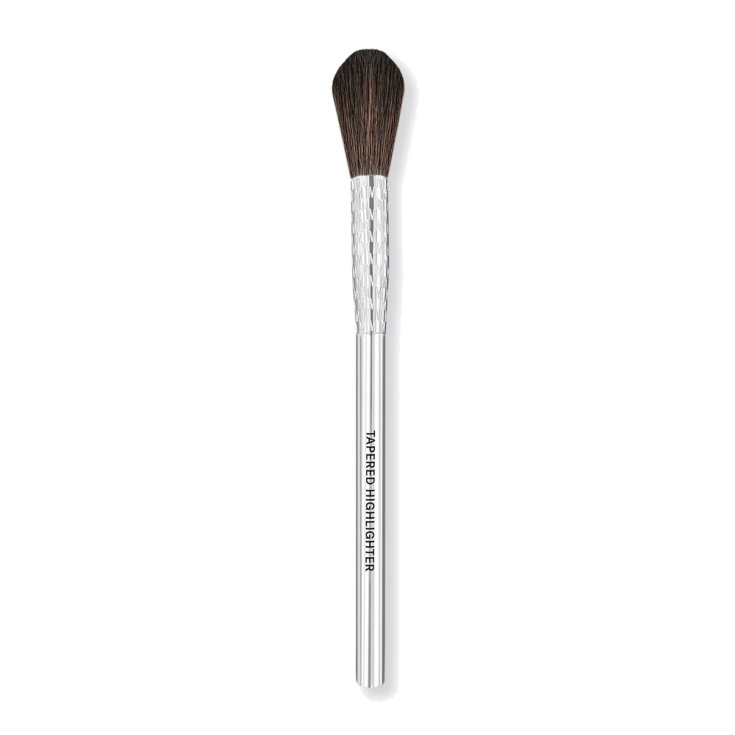 F08 Tapered Highlighter Brush MESAUDA