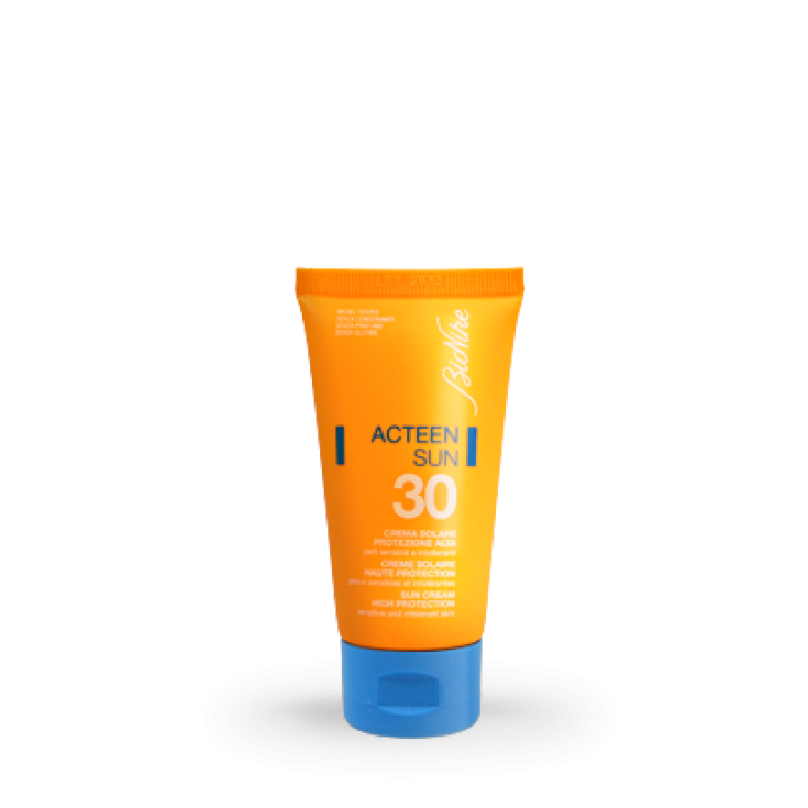 BioNike Acten Sun Crème Solaire SPF30 Peau à Tendance Acné 50 ml